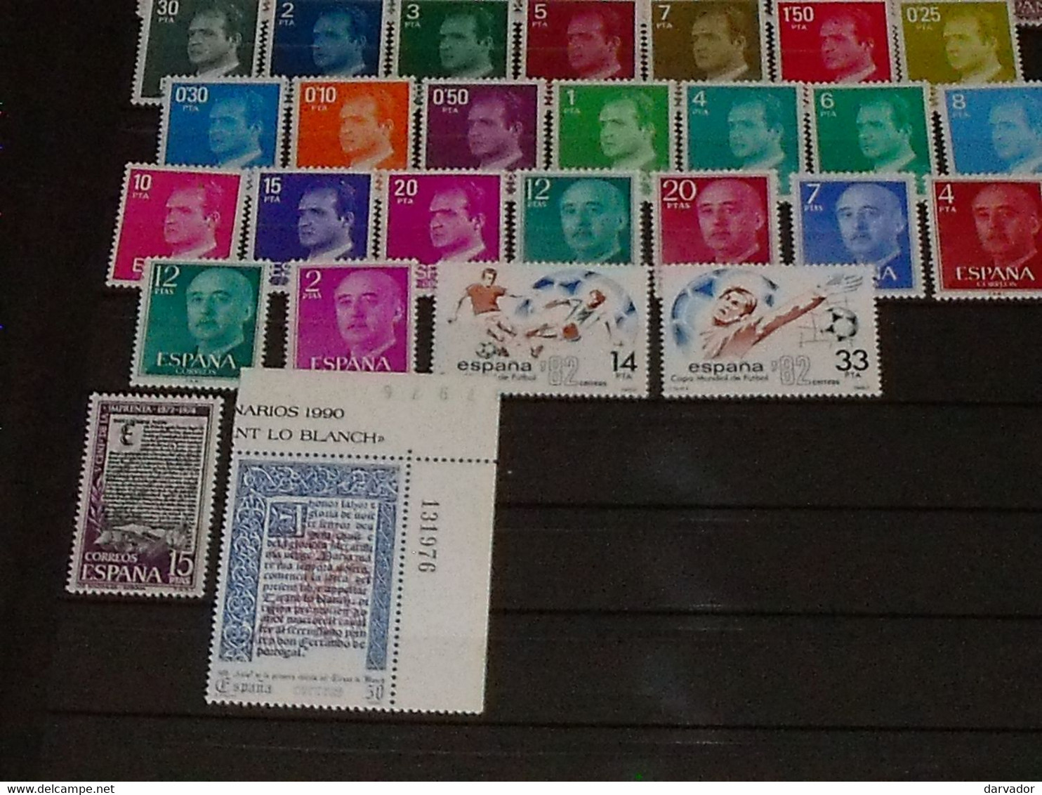 (ESP1) ESPAGNE / album  de 800 timbres et 4 blocs tous neuf ** MNH (aucun double ;  divers sujets thématique )  SUPERBE