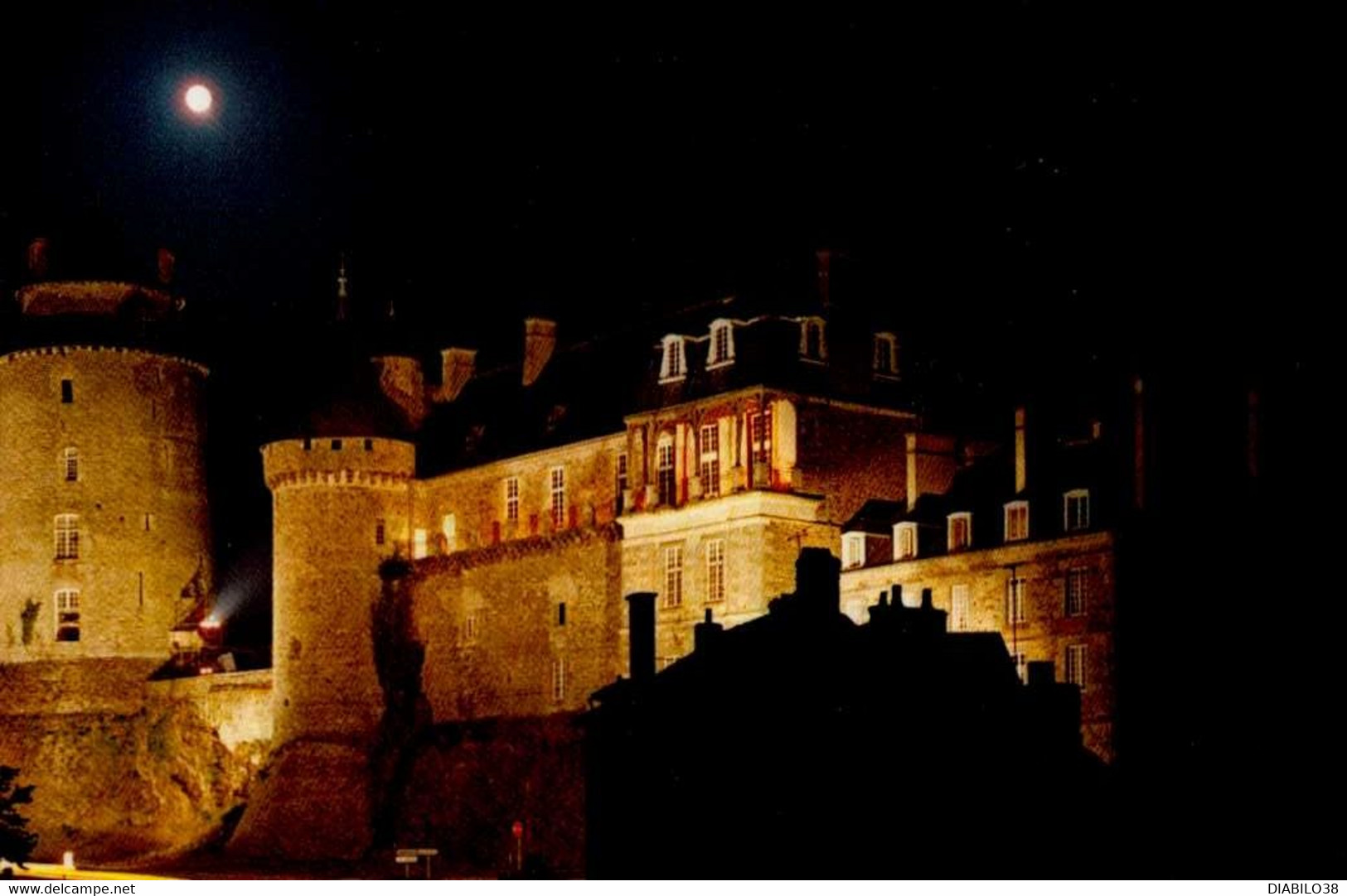 CHATEAUGIRON      ( ILLE ET VILAINE )   SON ET LUMIERE A CHATEAUGIRON - Châteaugiron