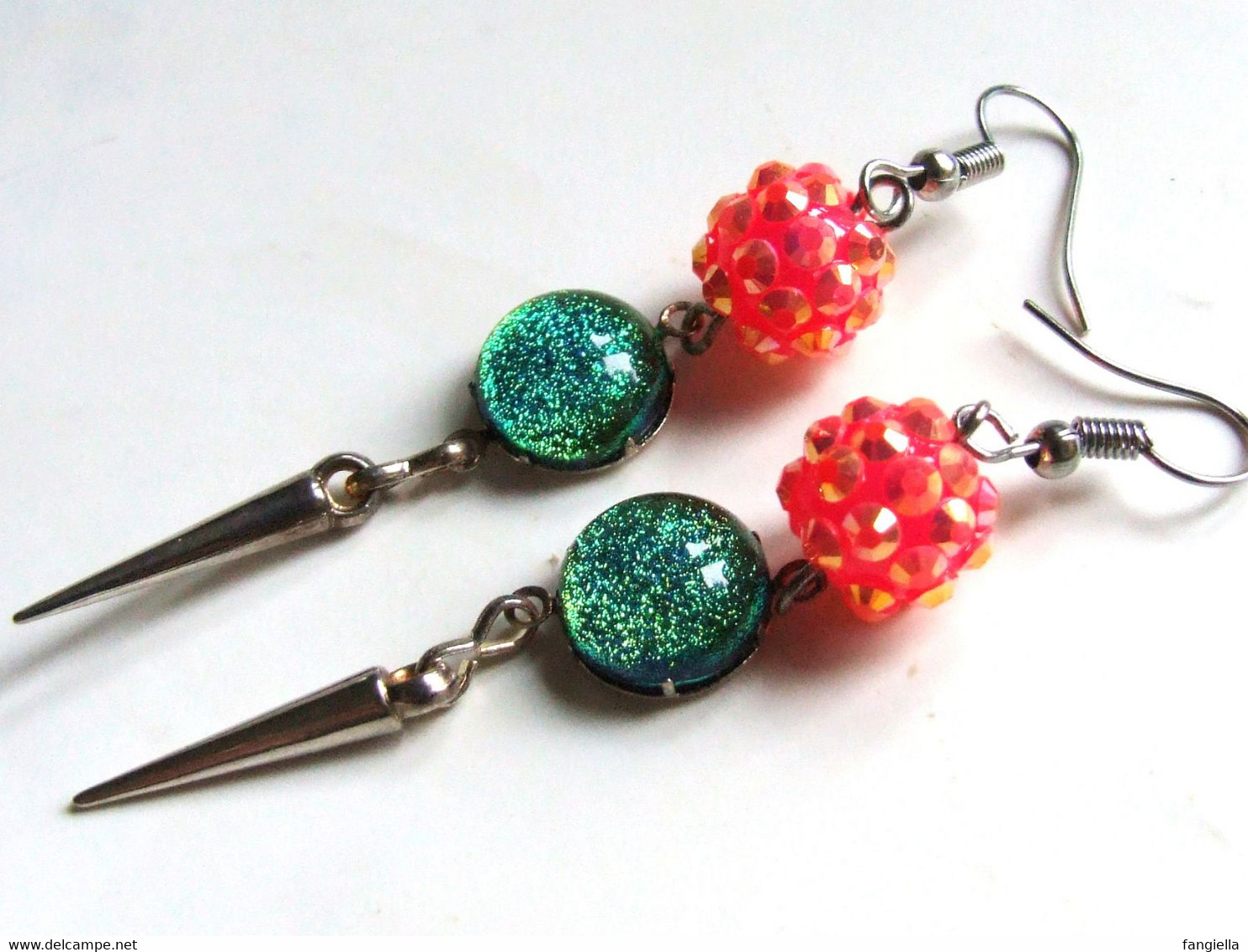 Boucles D'oreilles Pendantes, Bijou Fait-main, Verre Dichroic Artisanal, Disco-ball, Spike, Verre Dichroïque Vert, Cadea - Boucles D'oreilles