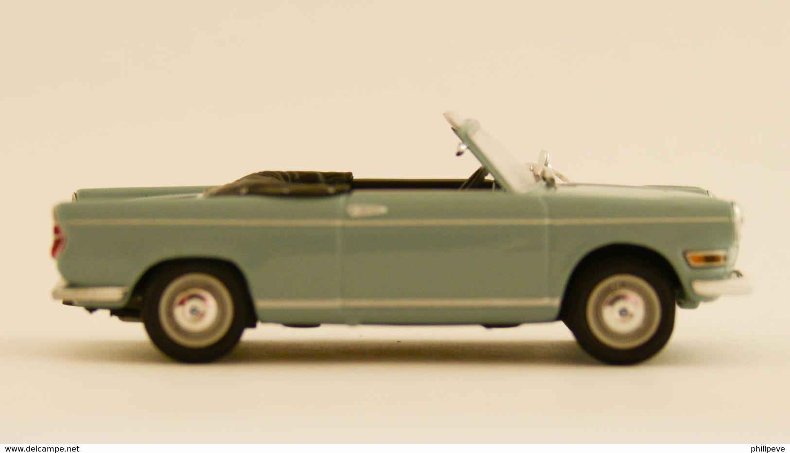 BMW 700 Cabriolet 1961 - MINICHAMPS 1:43 - Minichamps