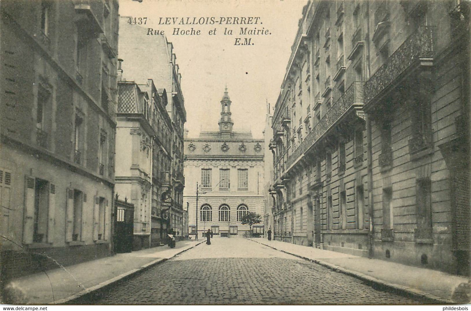 HAUTS DE SEINE  LEVALLOIS PERRET Rue Hoche Et Mairie - Levallois Perret