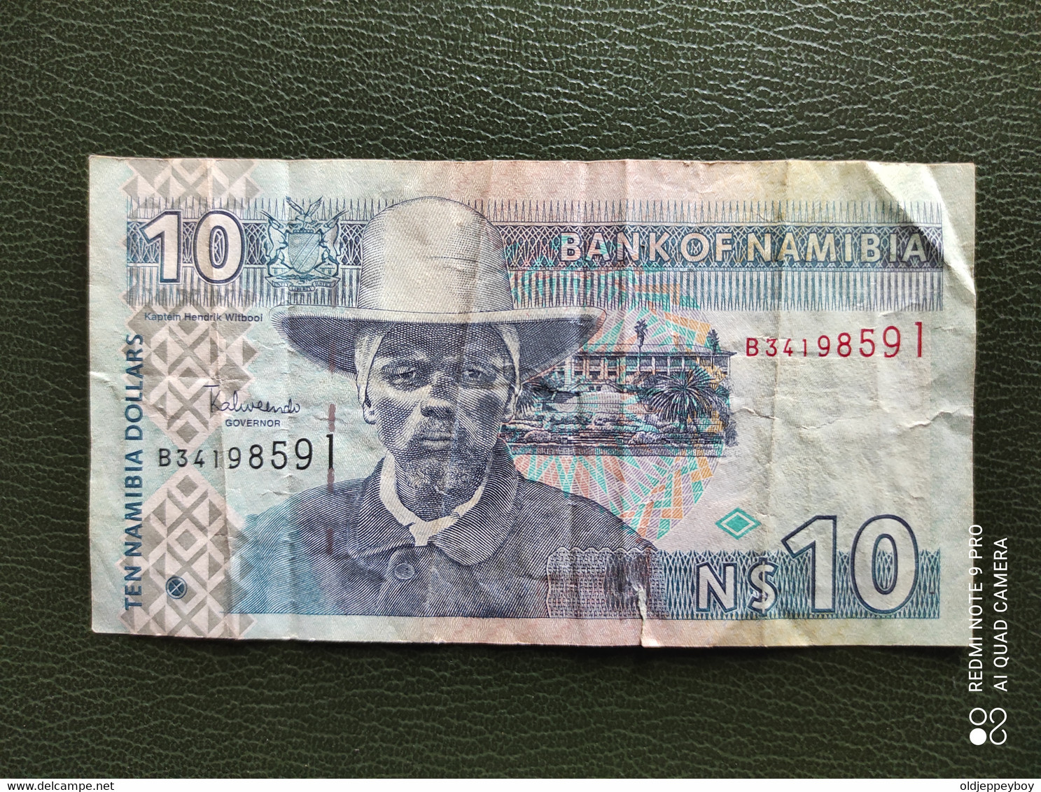Namibia / 10 Dollars / 2001 / P-4(b) / FI - Namibie