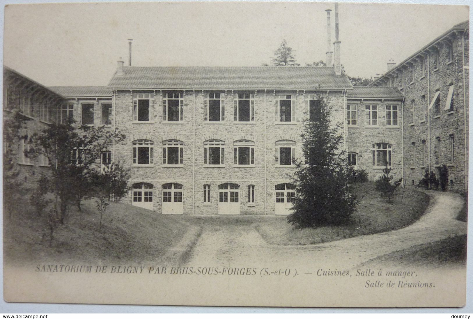 CUISINE , SALLE Á MANGER , SALLE DE RÉUNION - SANATORIUM DE BLIGNY PAR BRIIS-SOUS-FORGES - Briis-sous-Forges