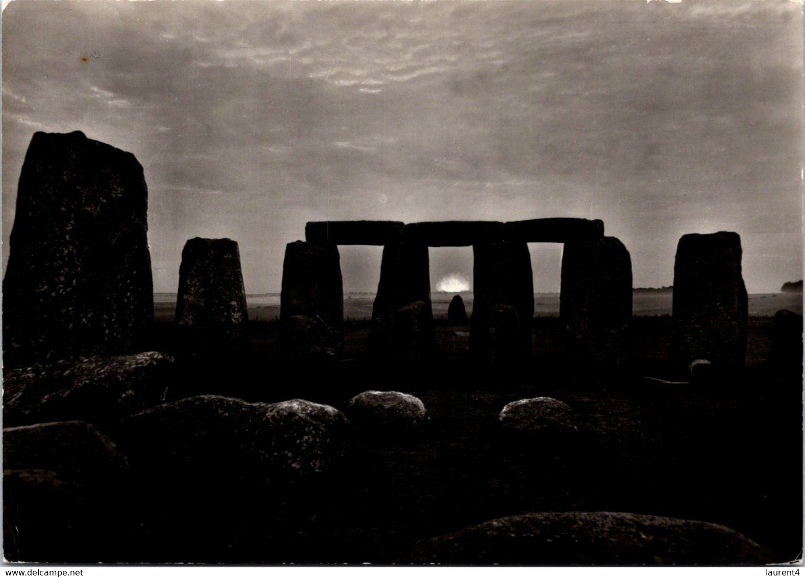 (2 Oø 16) UK - B/w - Surise In Stonehenge - Stonehenge