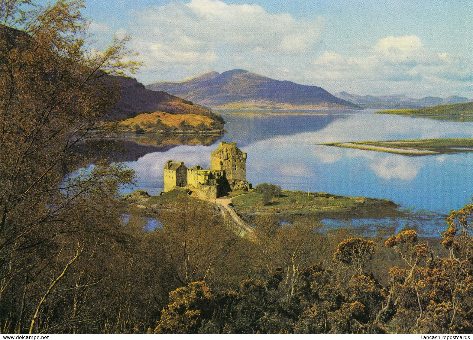 Postcard  Eilean Donan Castle Loch Duich Ross - Shire [ Clan MacRae ] My Ref B26105 - Ross & Cromarty