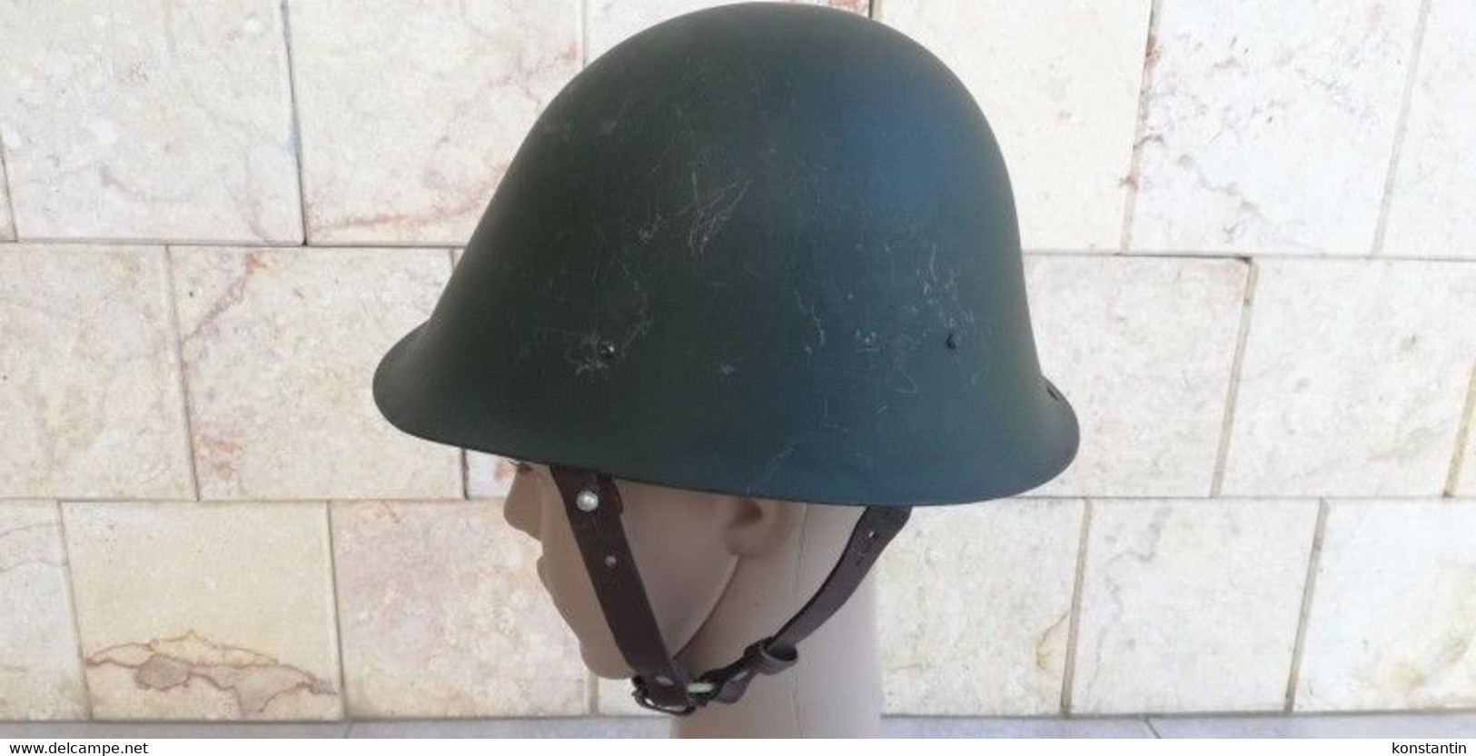 Romanian Army Military Helmet With Liner And Chin Strap. - Casques & Coiffures