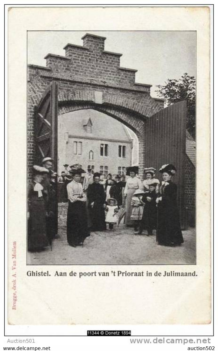 11344g GHISTEL - Aan De Poort Van't Prioraat In De Julimaand - Gistel