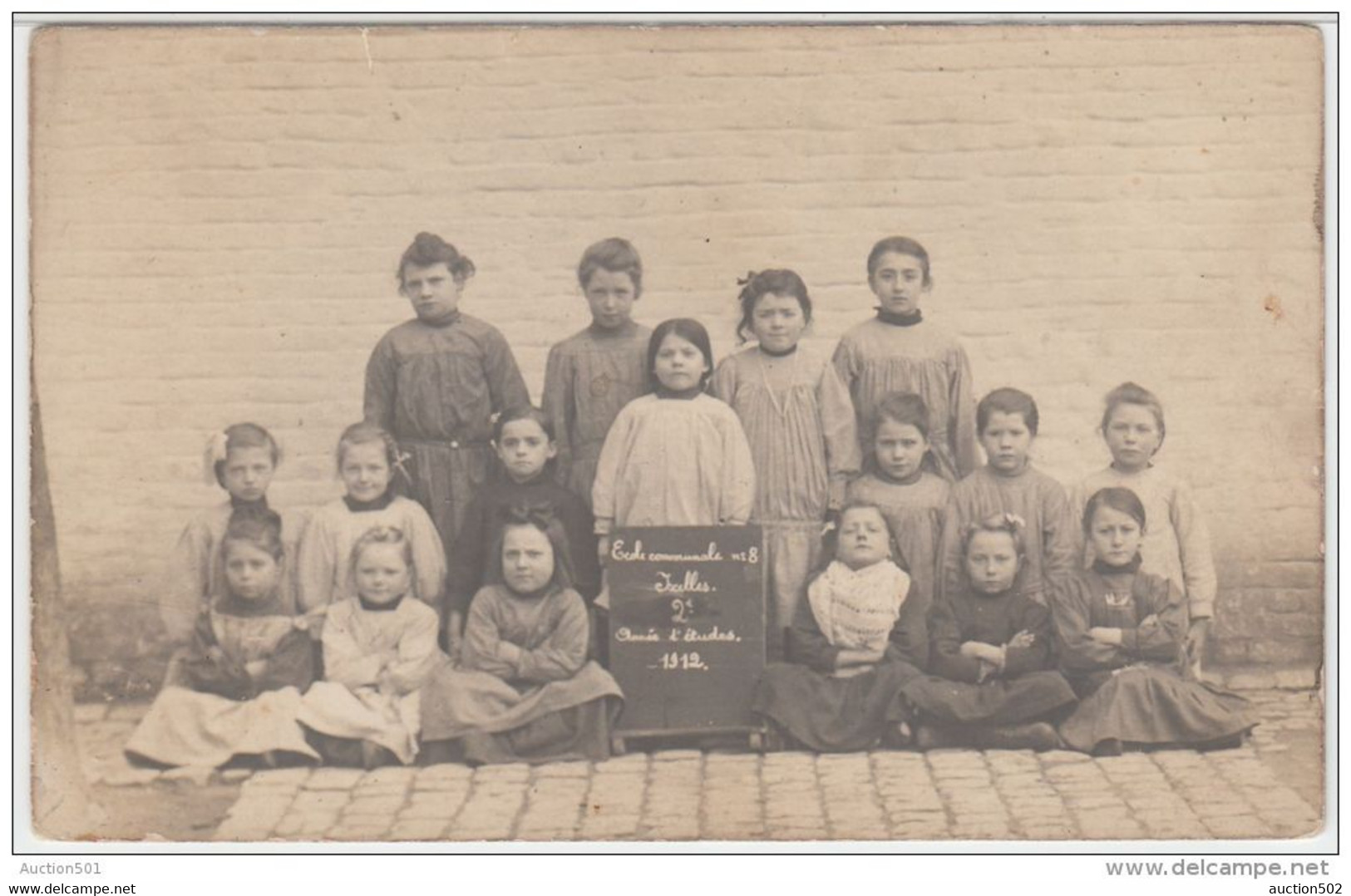 21023g ECOLE COMMUNALE N° 8 - 2e ANNEE D'ETUDES - PHOTO De CLASSE - Ixelles - 1912 - Carte Photo - Elsene - Ixelles