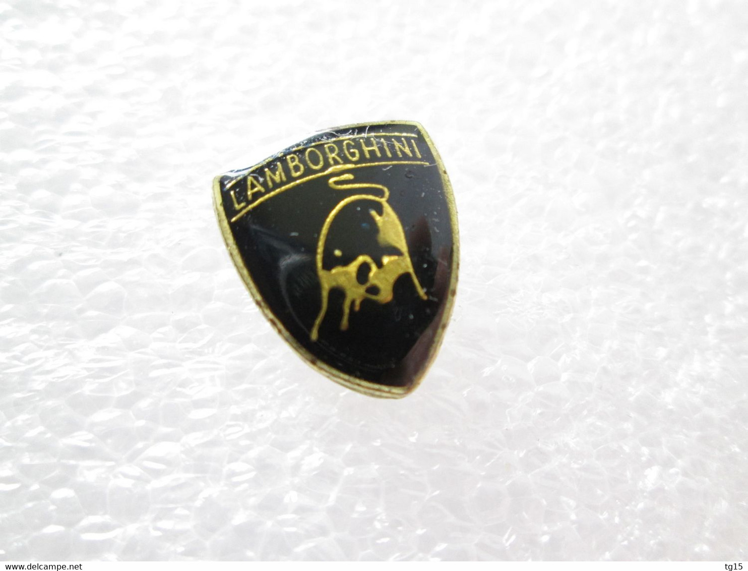 PIN'S   LOGO  LAMBORGHINI  Fond Noir - Other & Unclassified