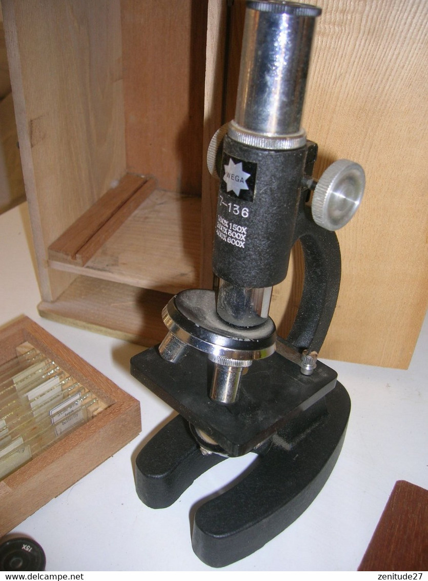 Microscope Ancien WEGA 7-136 Dans Son Coffret Bois Et Ses Accessoires - Andere Toestellen