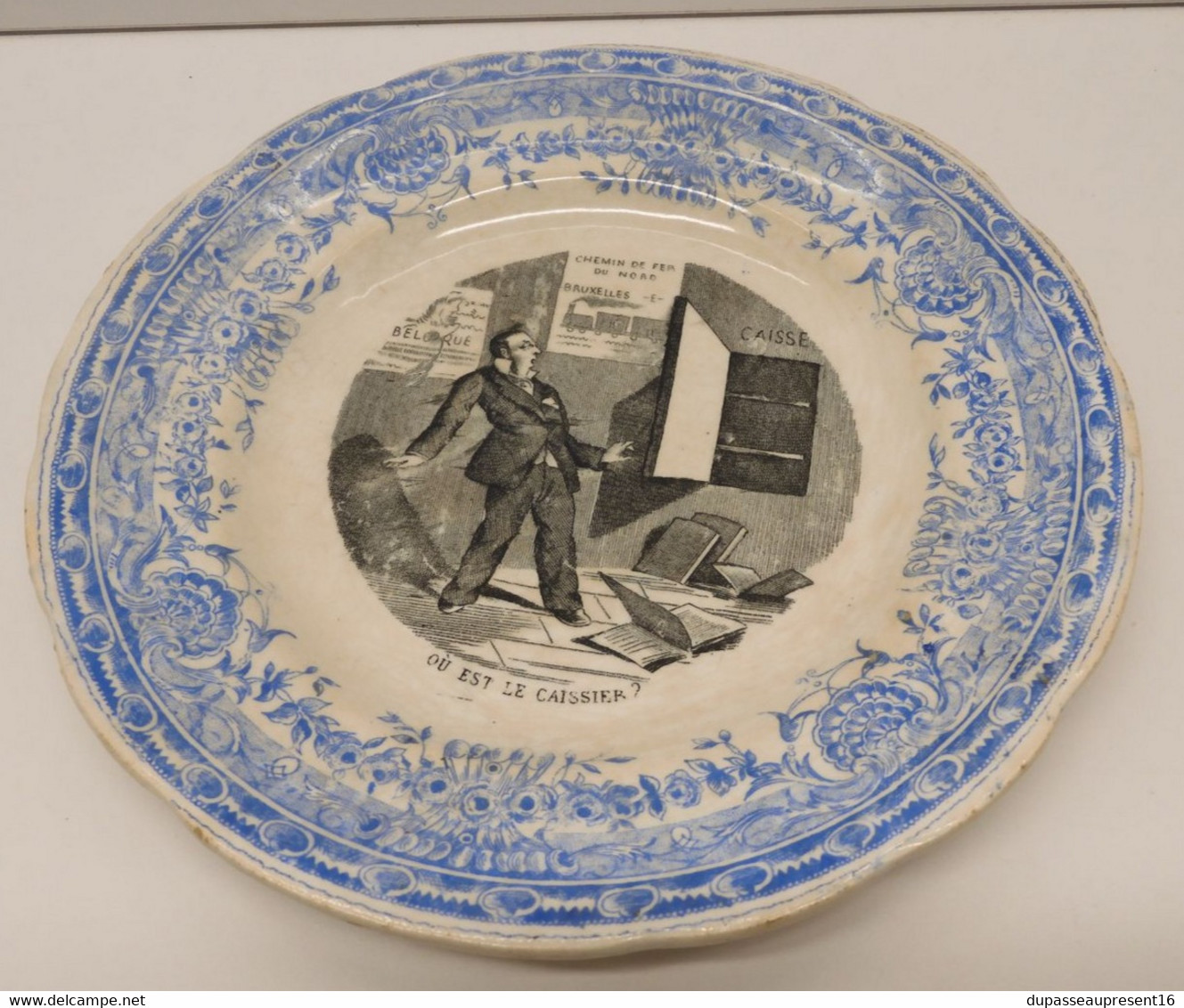 *ANCIENNE ASSIETTE PORCELAINE OPAQUE de GIEN CHEMIN de FER du NORD BRUXELLES   E