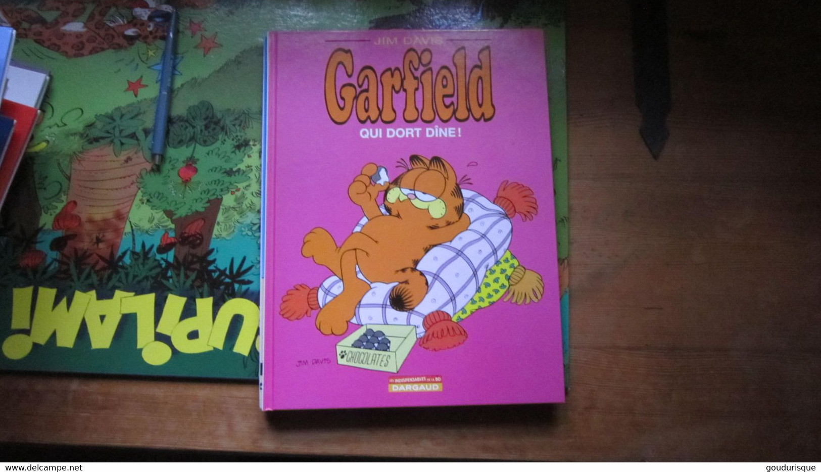 GARFIELD T8 GARFIELD QUI DORT DINE !   JIM DAVIS - Garfield