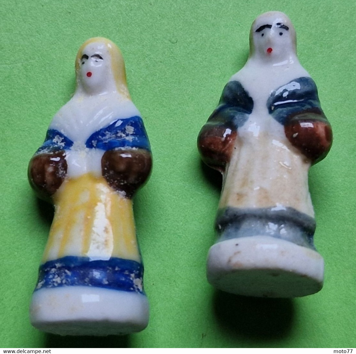 Lot 15 Fèves - Porcelaine - Santon Crèche Âne Mouton Noël - Vers 1980 / 2010 - Santons