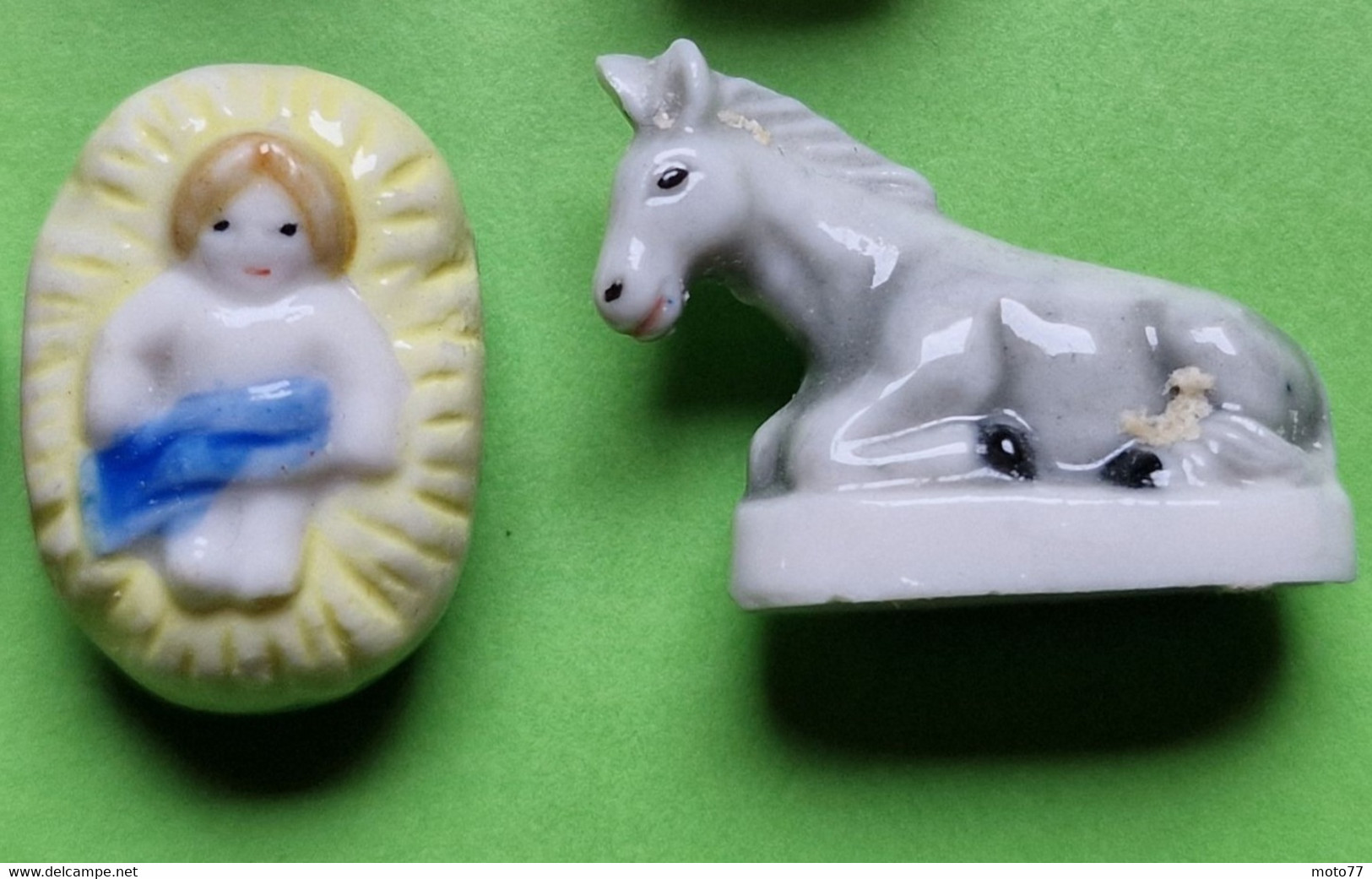 Lot 15 Fèves - Porcelaine - Santon Crèche Âne Mouton Noël - vers 1980 / 2010