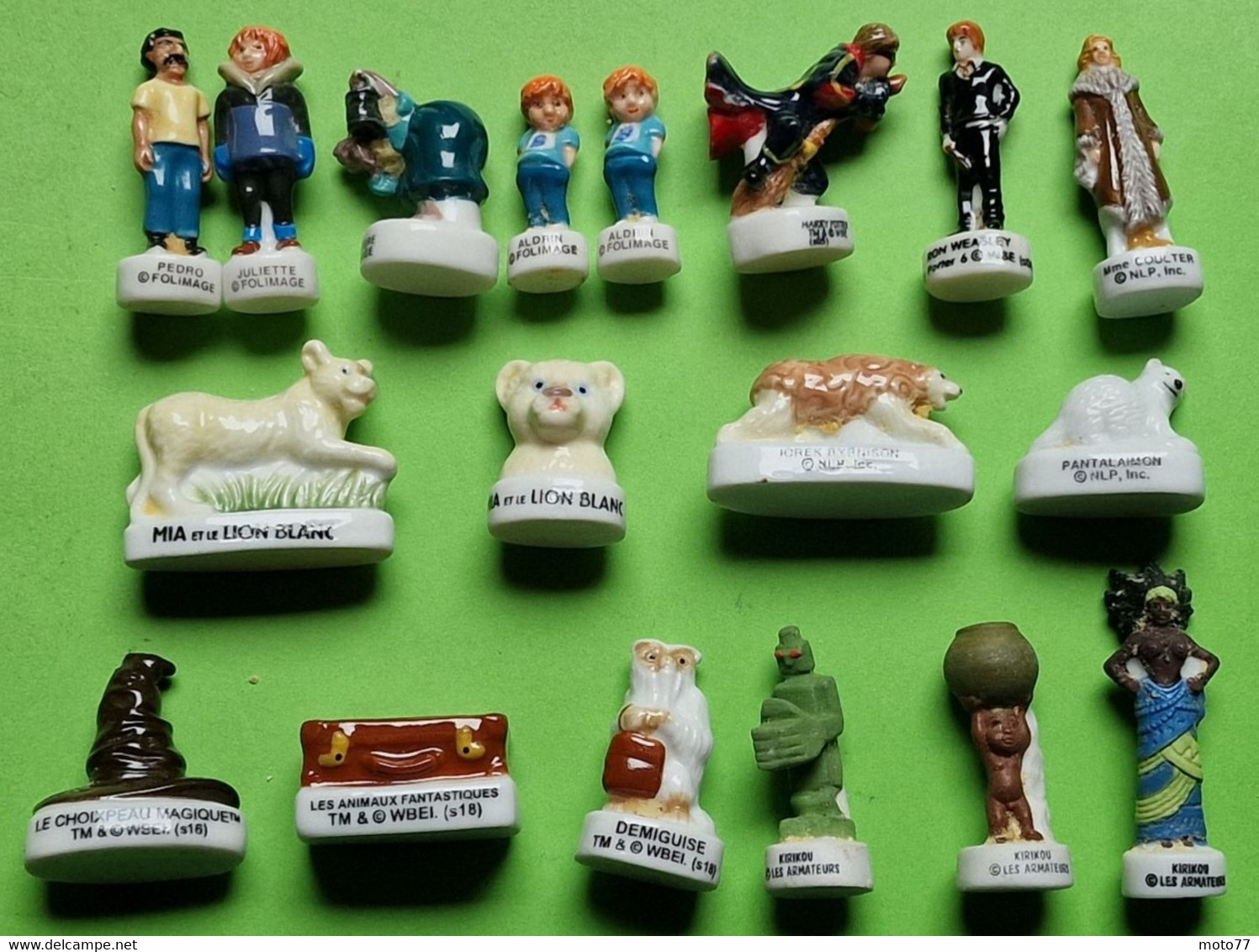 Lot 18 Fèves - Porcelaine - Lion Blanc Mia ; Harry Potter ; Armateur ; Ours ; Chapeau Valise - Vers 1980 / 2010 - Personnages