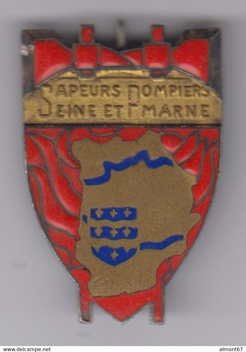 Sapeurs Pompiers  Seine Et Marne    - Insigne émaillé A.B. Paris - Pompiers