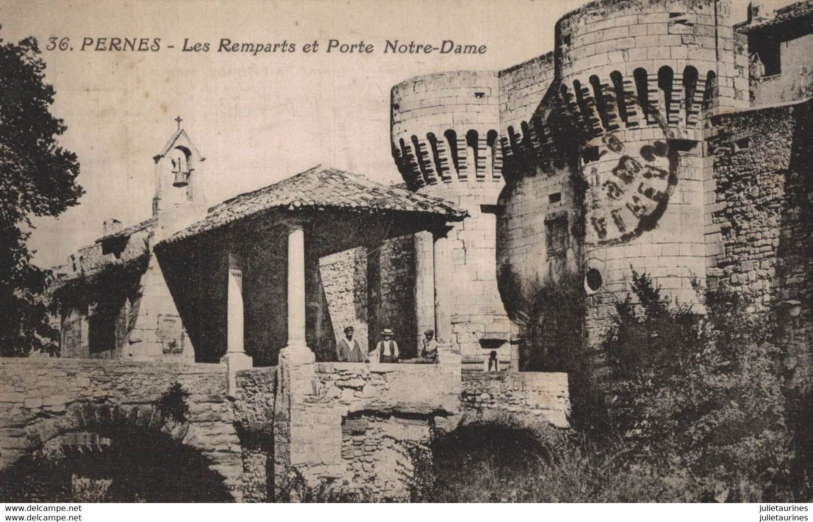 84 PERNES LES REMPARTS ET PORTE NOTRE DAME CPA BON ETAT - Pernes Les Fontaines