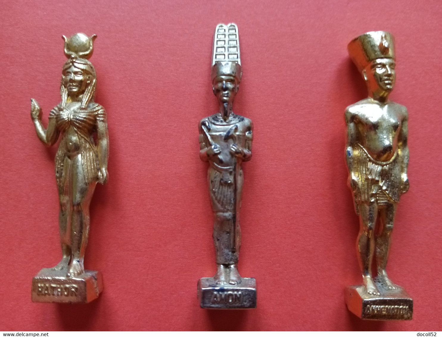 LOT DE 3 FEVES METAL DOREES OR ROIS ET REINES D'EGYPTE - AMON - AKHEMATON - HATHOR - Histoire