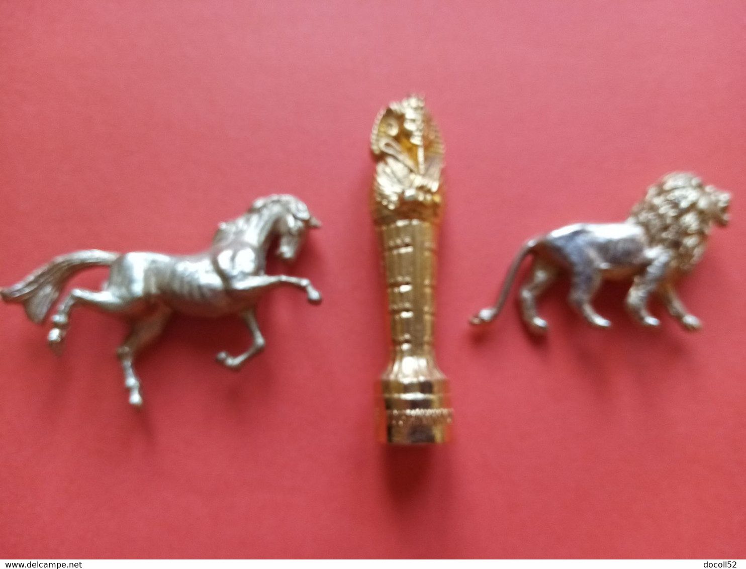 LOT DE 3 FEVES METAL DOREES DONT - TOUTANKHAMON - LION - CHEVAL CABRE - Geschiedenis