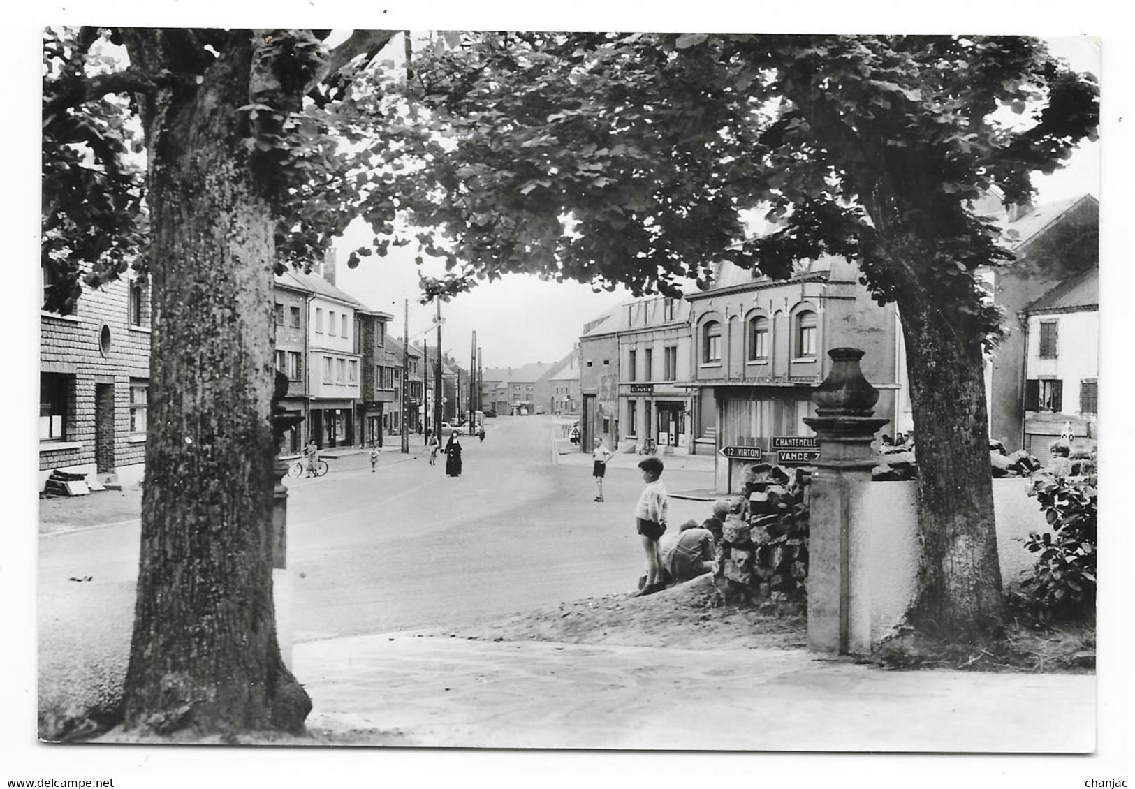 Cpsm: BELGIQUE - LUXEMBOURG - Vallée Du Ton - SAINT LEGER - La Grand' Rue (animée)  N° 4221  Ed. Arduenna - Saint-Leger