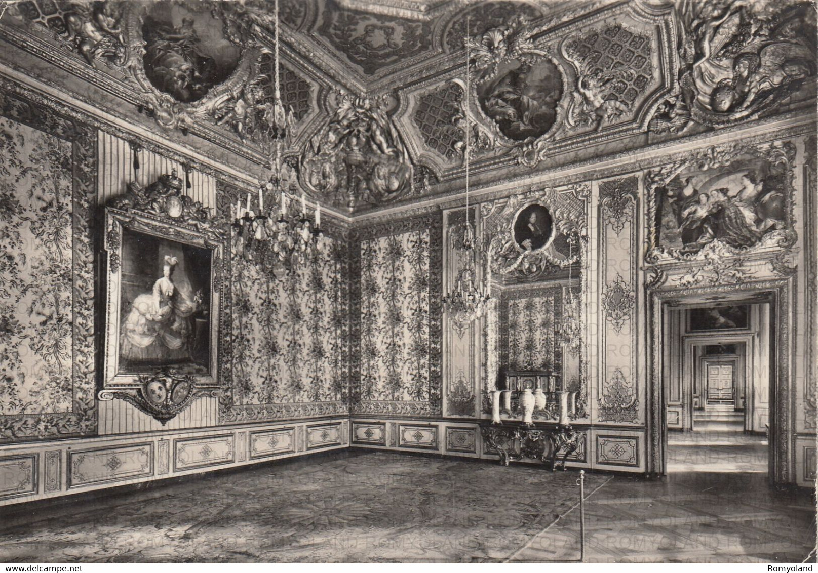 CARTOLINA  VERSAILLES,ILE-DE-FRANCE,FRANCIA,LE CHATEAU:LA CHAMBRE DE LA REINE-PEINTURES (CAMAIEU) DE BOUCHER,VIAG.1958 - Ile-de-France