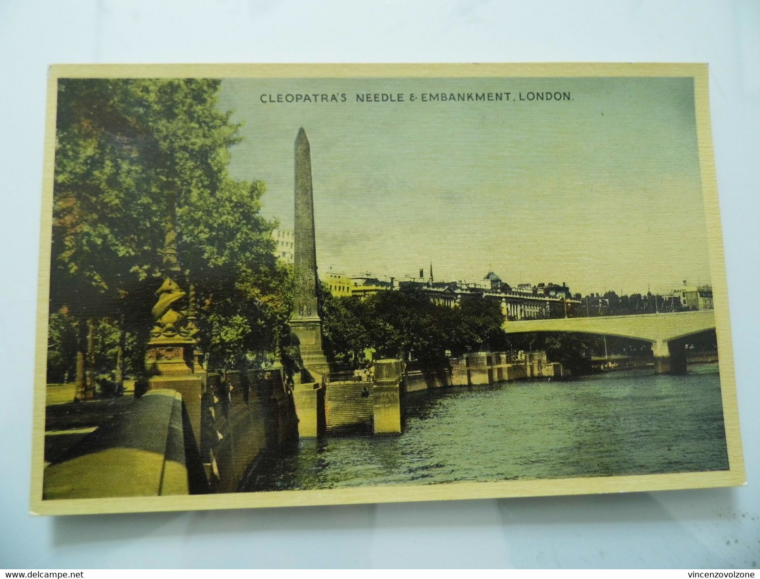Cartolina "CLEOPATRA'S NEEDLE & EMBANKMENT, LONDON" Dennis Production Card - River Thames