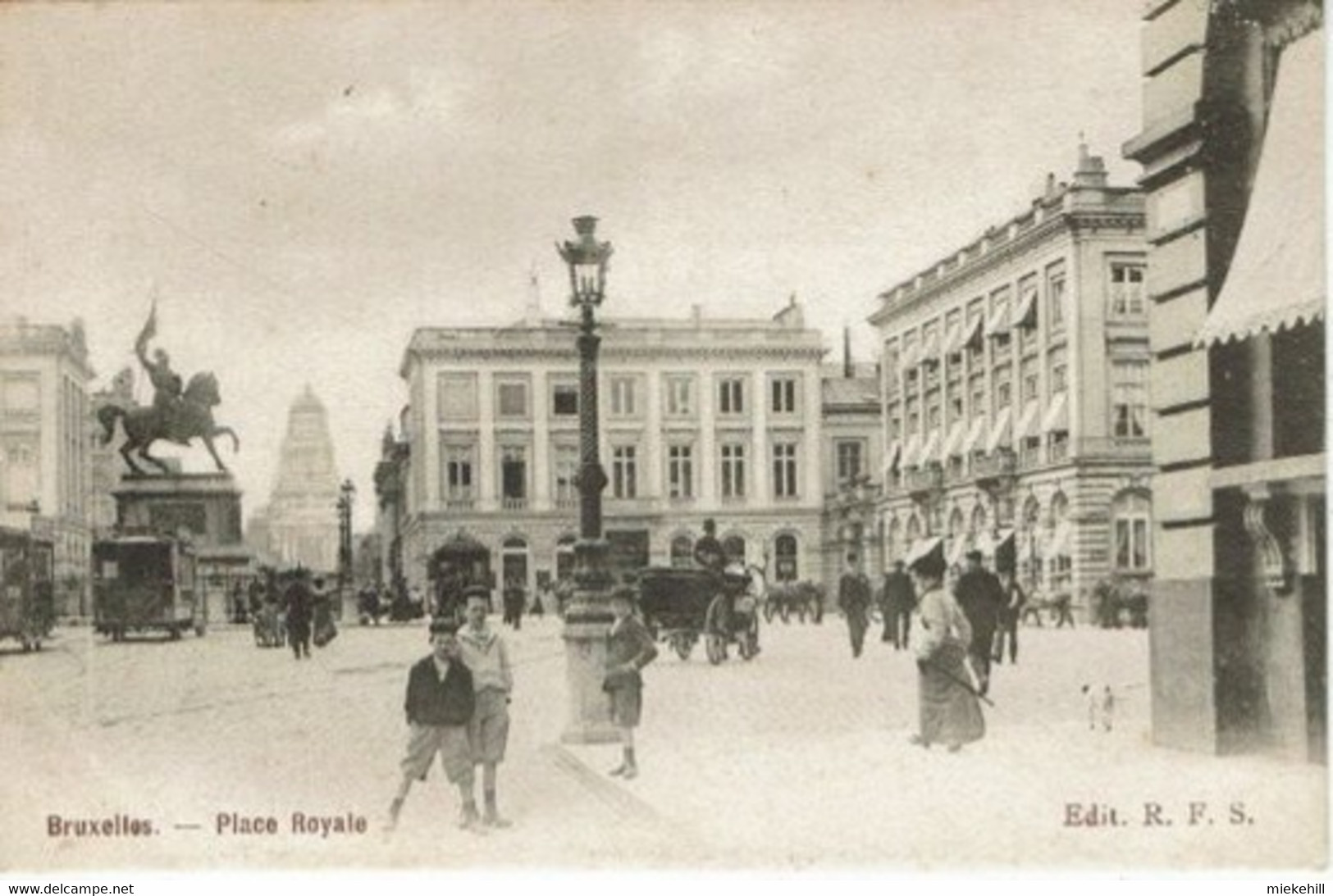 BRUXELLES-PLACE ROYALE TRAM -STATUE GODEFROID DE BOUILLON- - Trasporto Pubblico Stradale