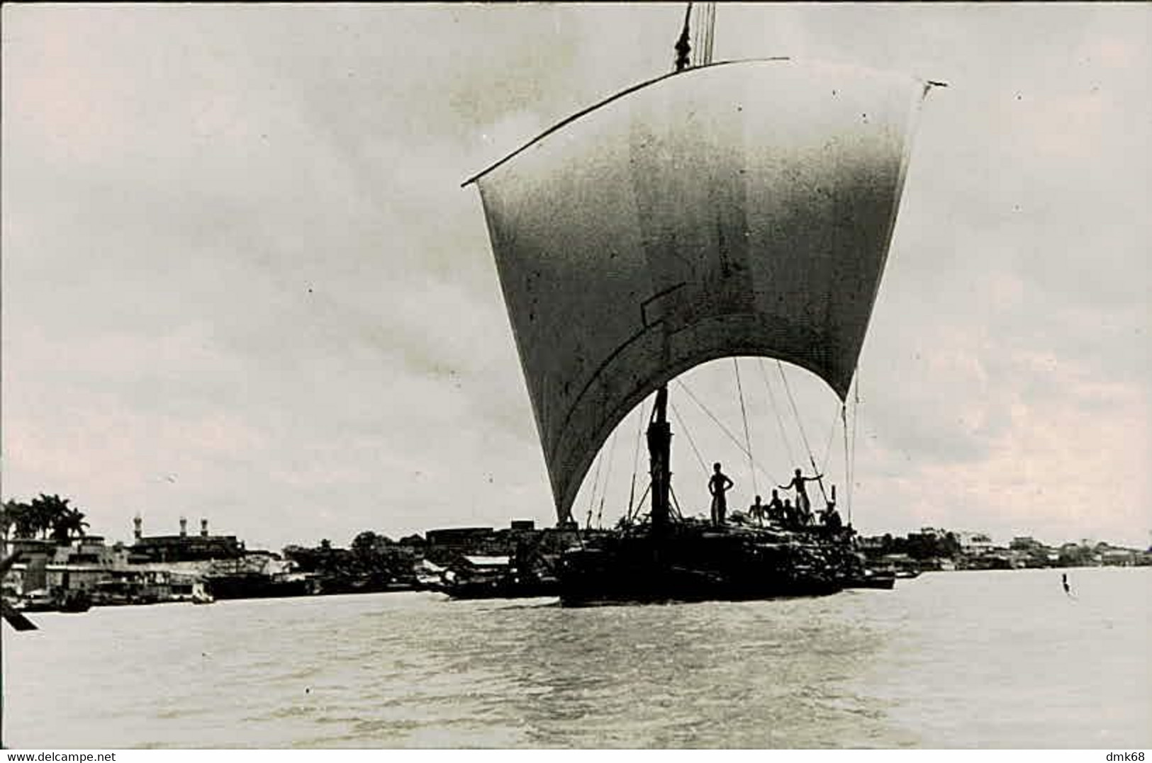 BANGLADESH - CARGO BOAT IN RIVER BURIGANGA DACCA - COPYRIGHT JONAKI - RPPC POSTCARD 1950s  (15972) - Bangladesh