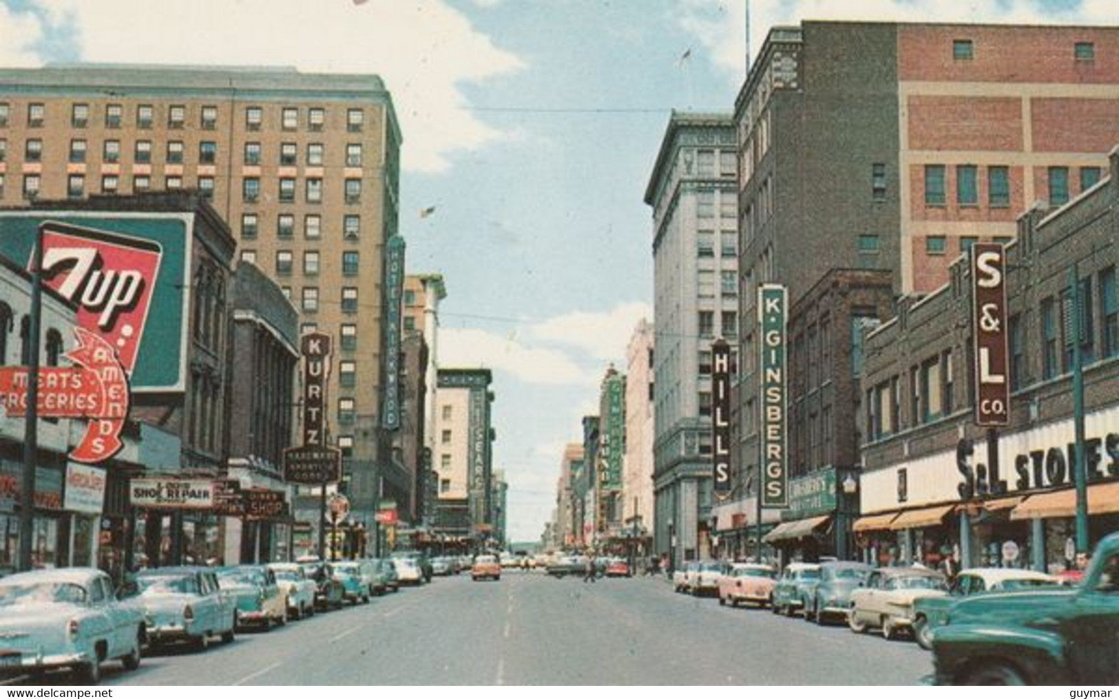 DES MOINES - LOOKING WEST DOWN WALNUT AVENUE - 3791 - Des Moines