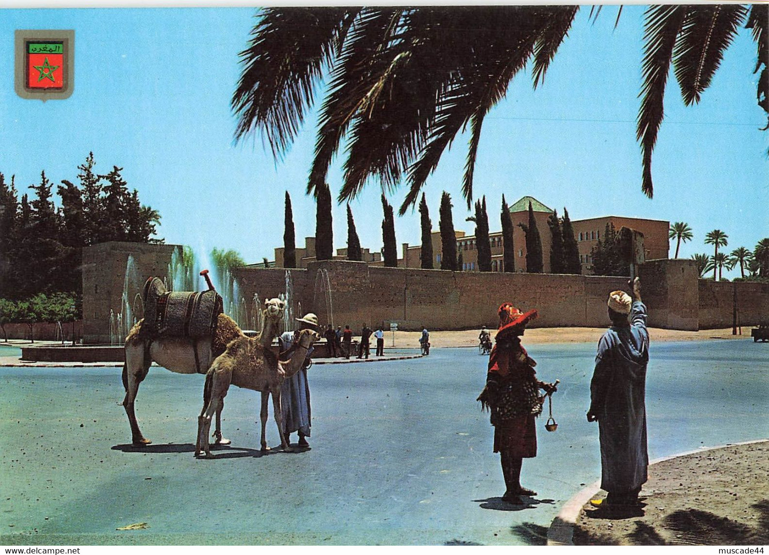 MARRAKECH - PORTE JDID ET VENDEUR D EAU - Marrakesh