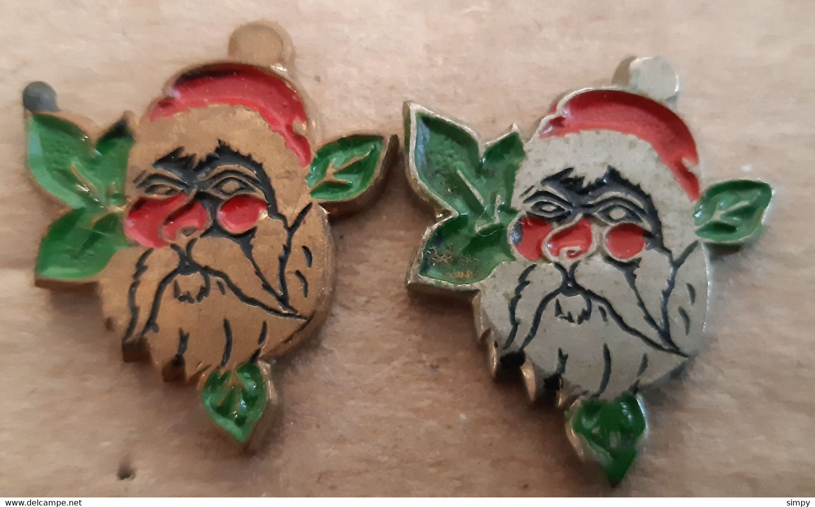 Happy New Year Christmas Santa Claus Slovenia Pins - Noël