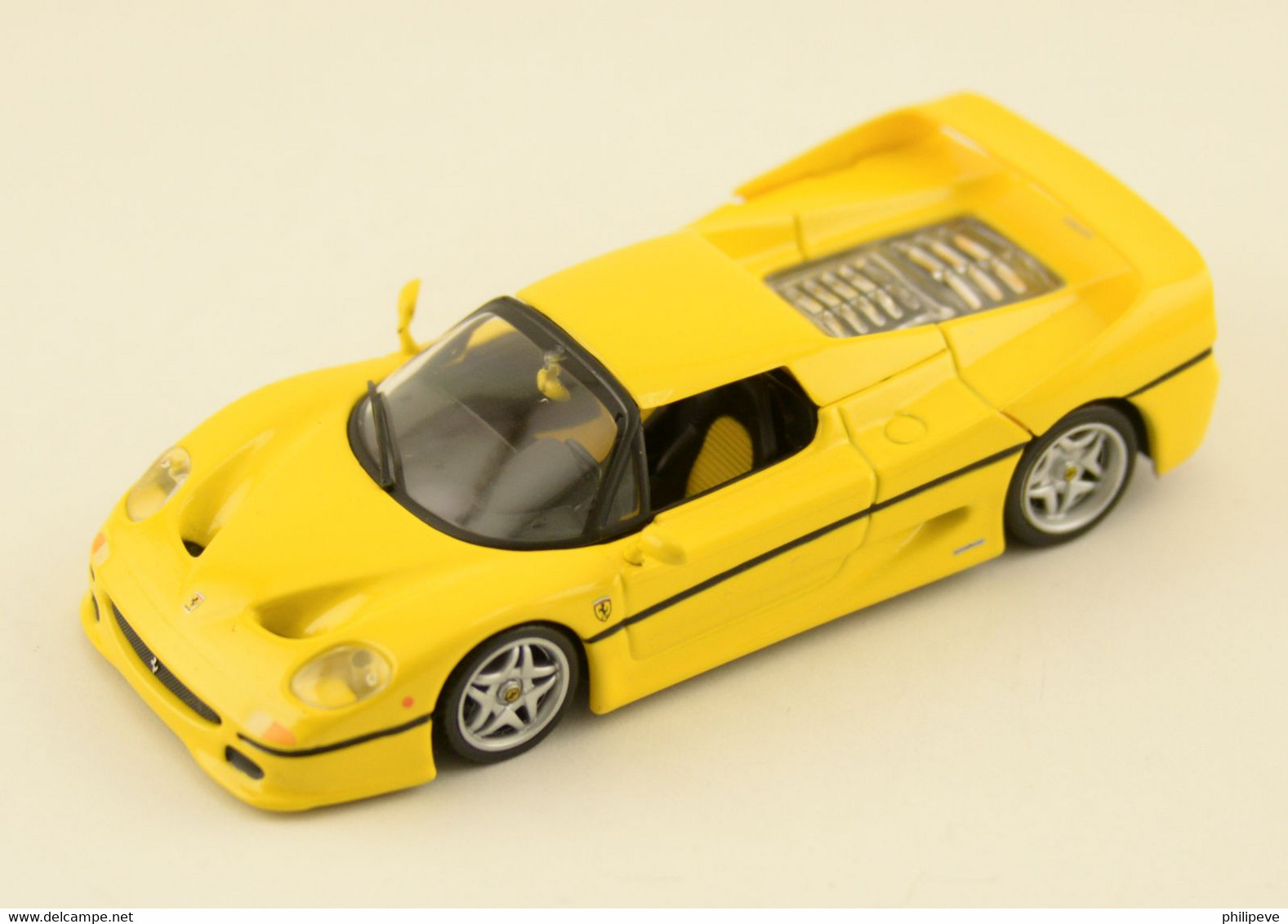 FERRARI F50 - MINICHAMPS 1:43 - Minichamps