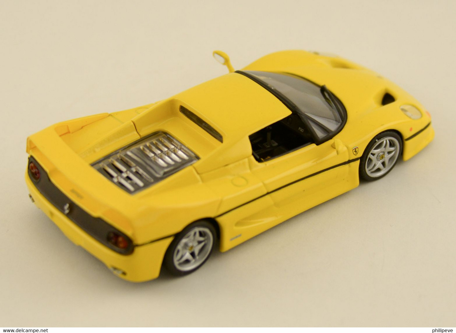 FERRARI F50 - MINICHAMPS 1:43 - Minichamps