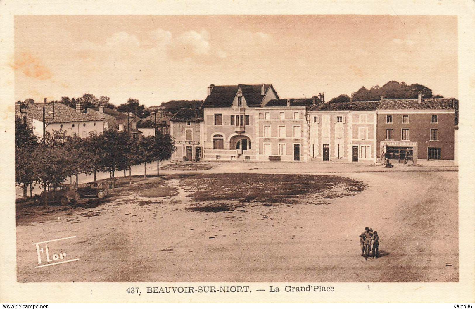 Beauvoir Sur Niort * La Grand Place Du Village * Quincaillerie - Beauvoir Sur Niort