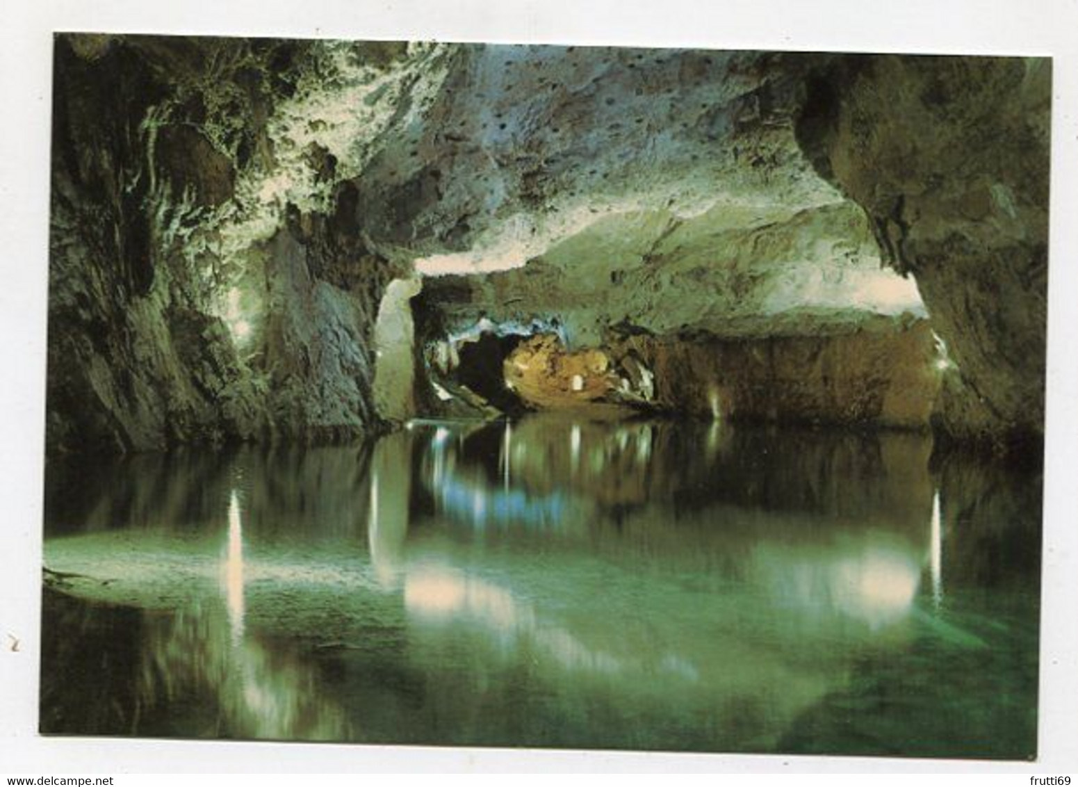 AK 112782 SWITZERLAND - St-Léonard - Lac Souterrain - Saint-Léonard