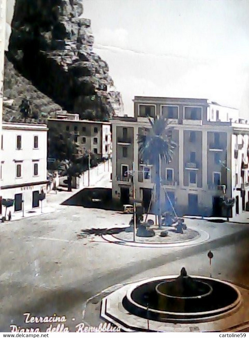 TERRACINA - LATINA - PIAZZA DELLA REPUBBLICA  V1954 JF8266 - Latina