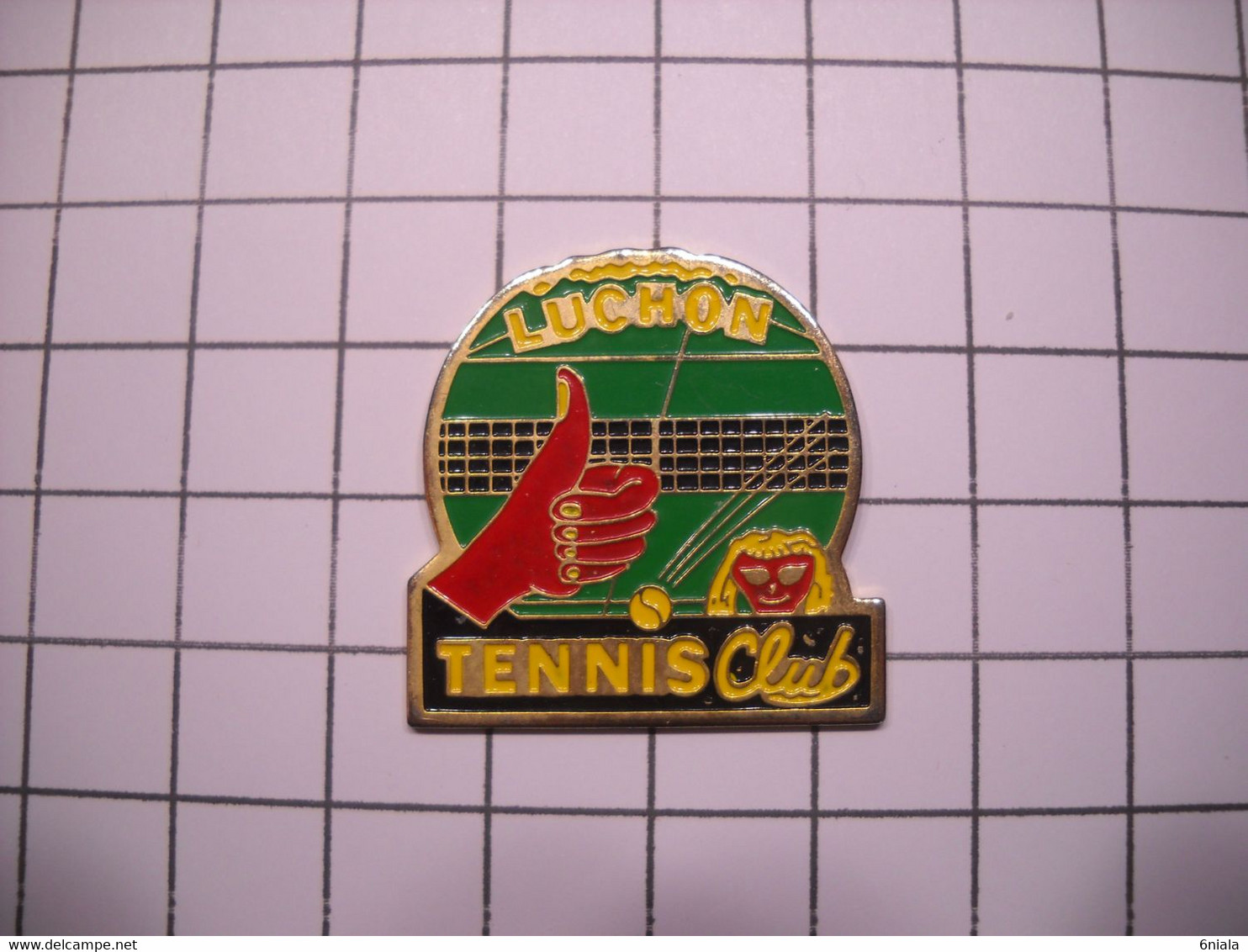 3112     PINS  Pin's   TENNIS CLUB  LUCHON 31 Haute Garonne   Sports Raquette - Tenis