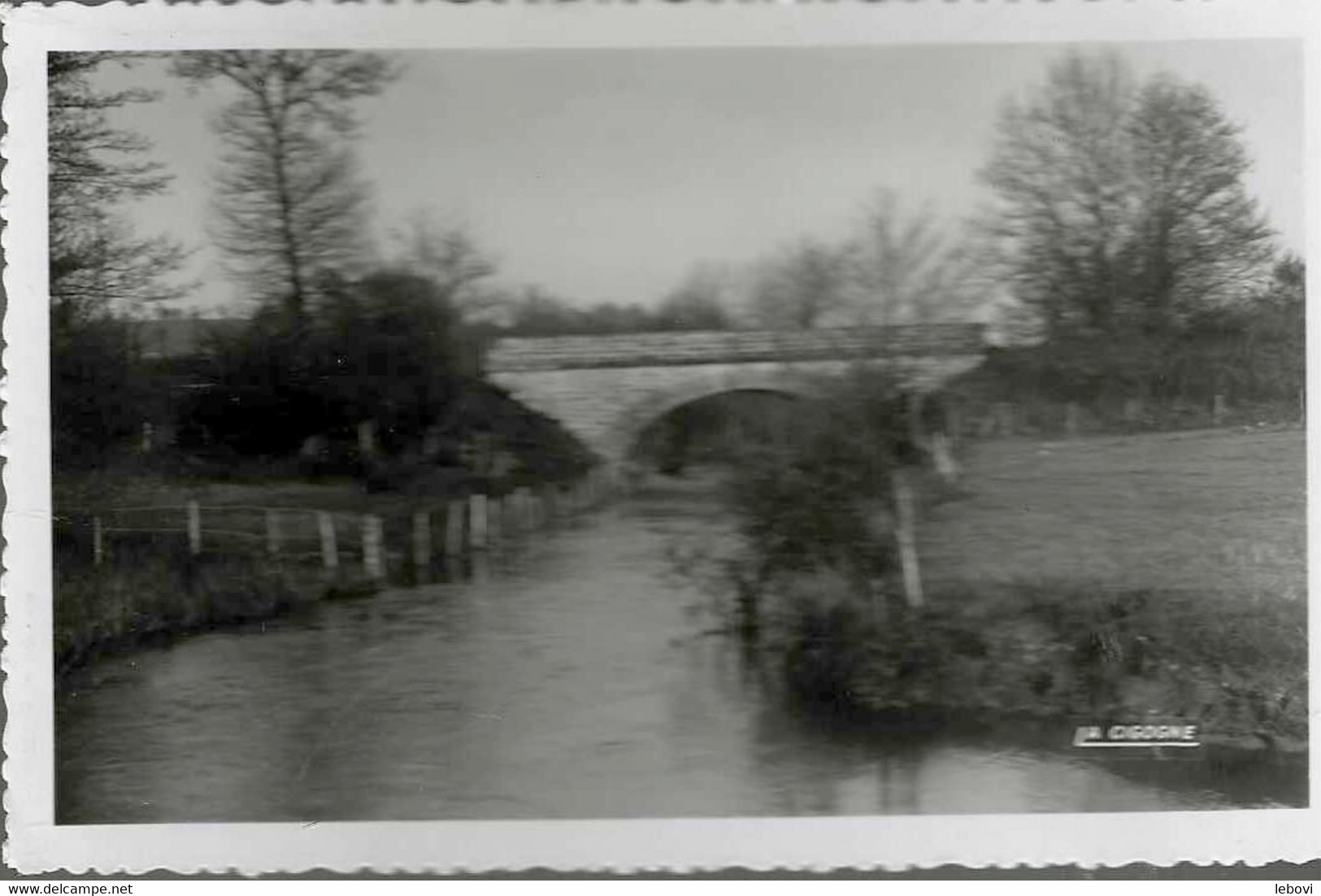 LAURIERE « Vue Sur LArdour » Ed. La Cigogne, Limoges - Lauriere