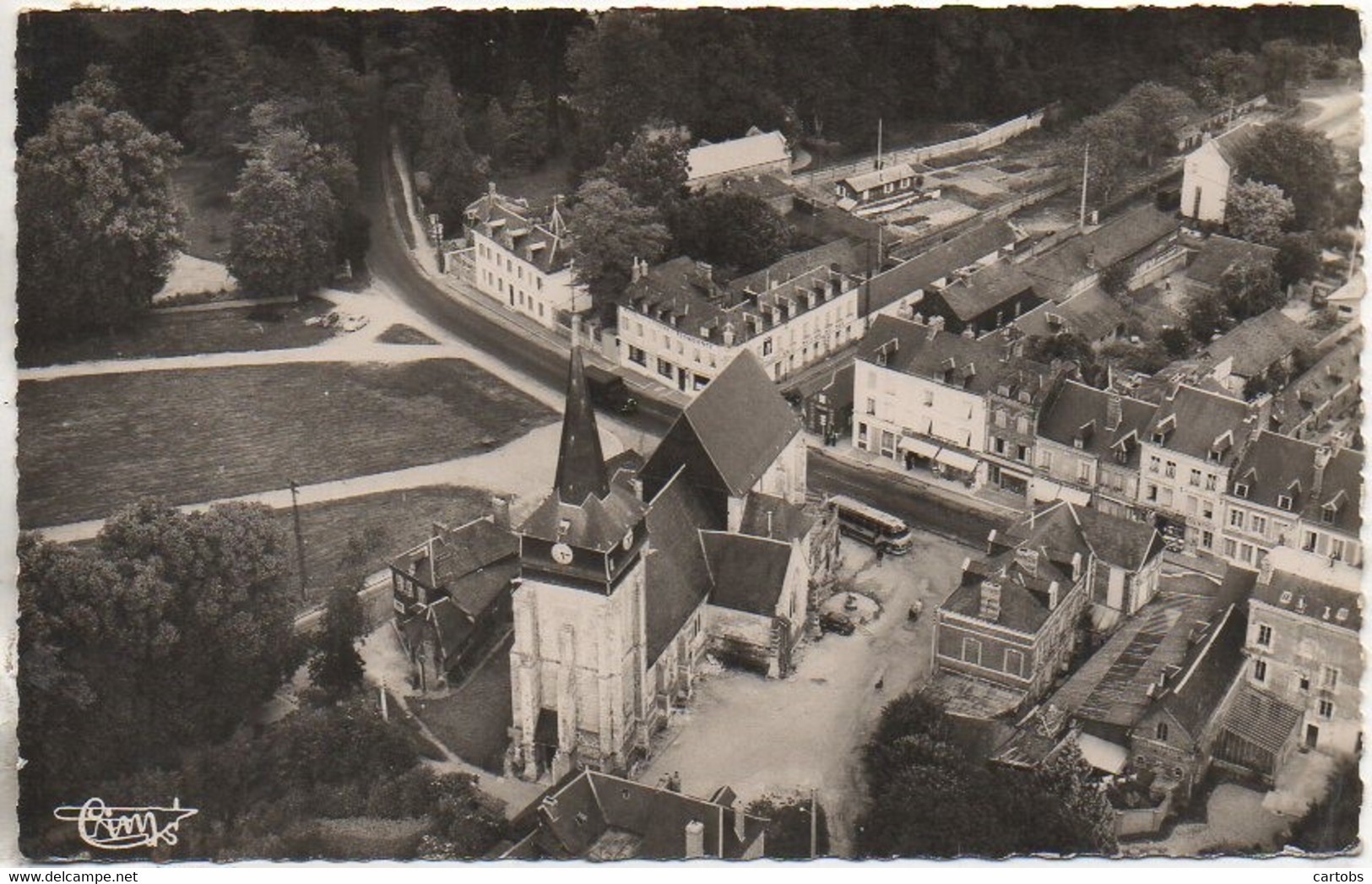 27 BOURG-THEROULDE  Vue Aérienne De L'Eglise Et Du Centre - Bourgtheroulde