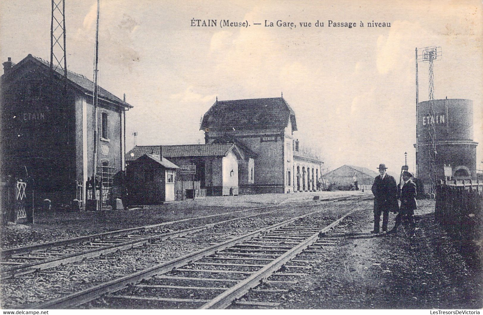 FRANCE - 55 - ETAIN - La Gare - Vue Du Passage à Niveau - Carte Postale Ancienne - Etain