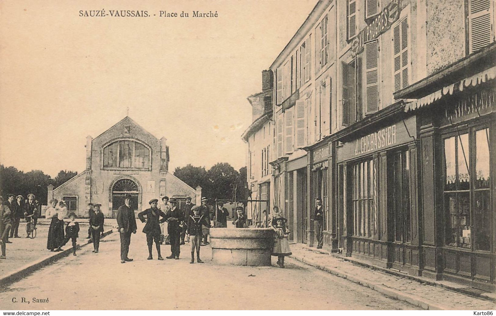 Sauzé Vaussais * La Place Du Marché * Café * Commerce Magasin J. CHEBASSIER * Le Puits - Sauze Vaussais