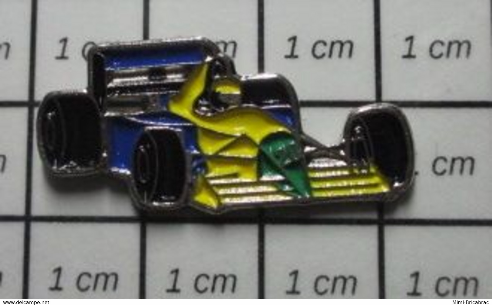 811g Pin's Pins / Beau Et Rare / SPORTS / AUTO F1 FORMULE 1 BENETTON JAUNE BLEUE ET VERTE - Automobile - F1