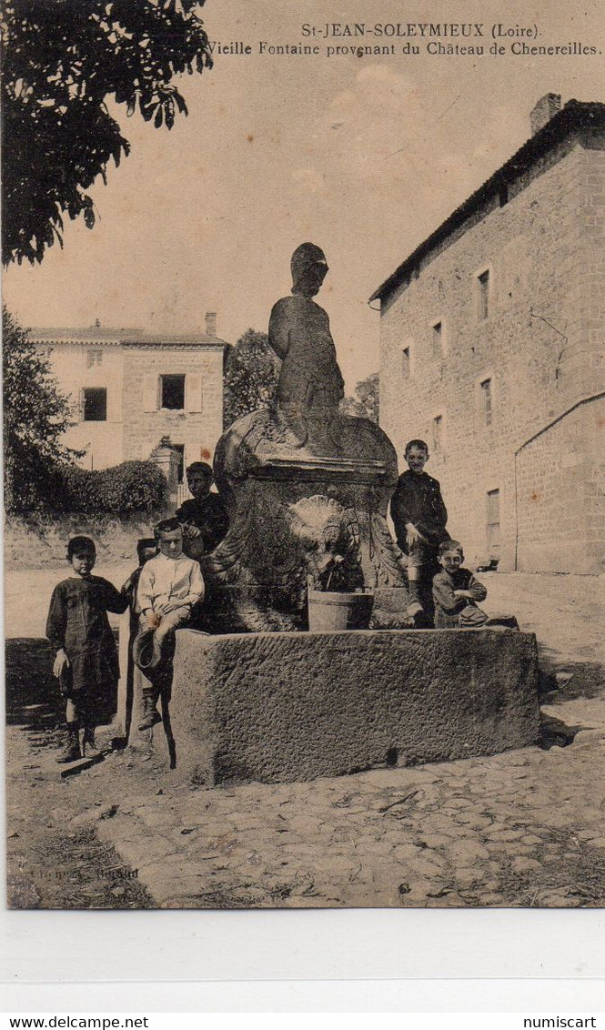 Saint-Jean-Soleymieux Animée Vieille Fontaine Du Château De Chenereilles - Saint Jean Soleymieux