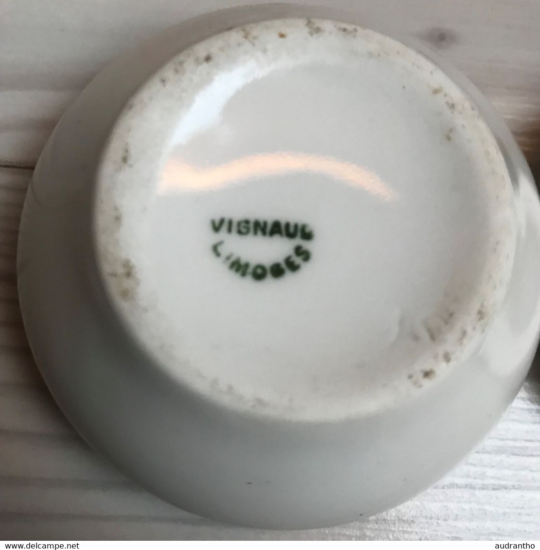 Petit Boîte Avec Couvercle En Porcelaine De Limoges De La Ville De Pau Vignaud - Limoges (FRA)