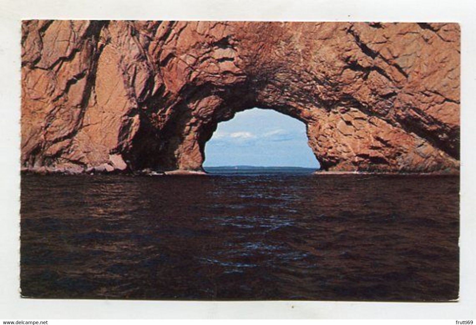 AK 113131 CANADA - Quebec - A Pircturesque Percé - Percé