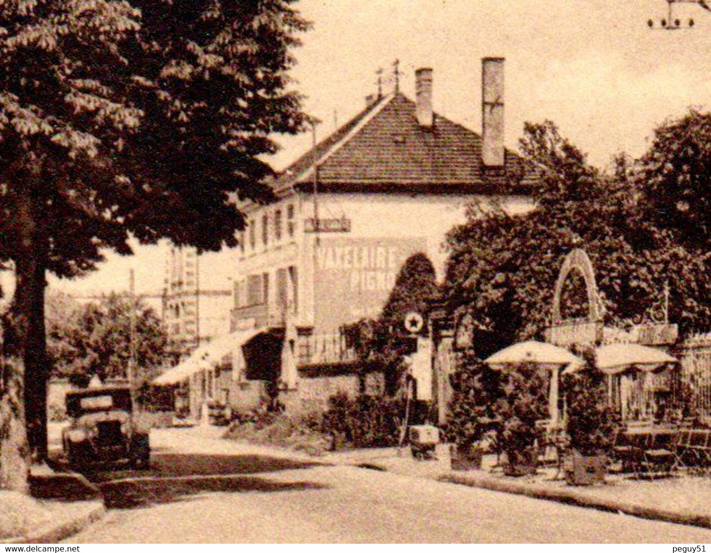 70. Aillevillers. Place De La Gare. Café-restaurant De La Gare. Pompe à Essence. 1933 - Sonstige & Ohne Zuordnung