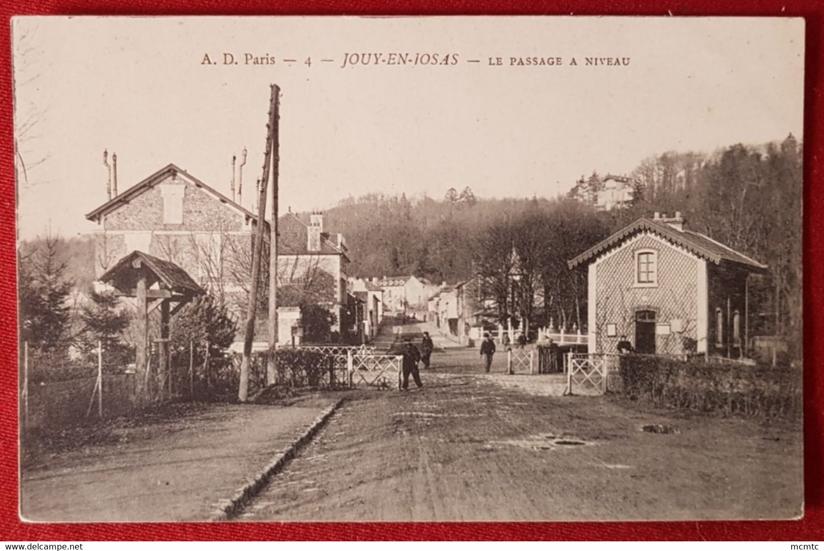 CPA - Jouy En Josas - Le Passage à Niveau - Jouy En Josas