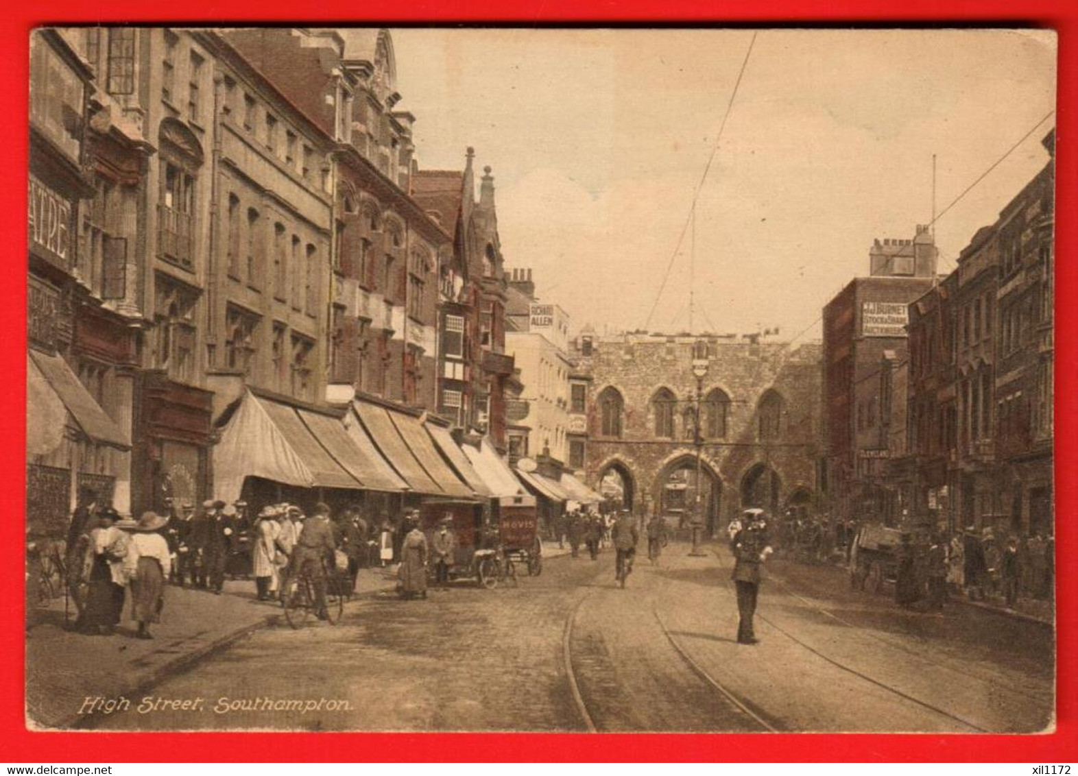 DAA-09 Southampton  High Street  ANIMATED Policeman.  Not Used - Southampton