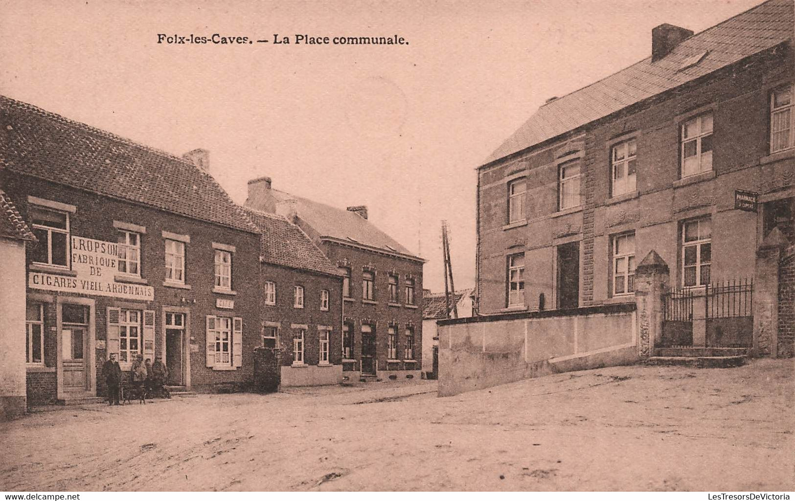 BELGIQUE - Folx Les Caves - La Place Communale - Ropson Fabrique De Cigares Vieil Ardennais - Carte Postale Ancienne - - Other & Unclassified