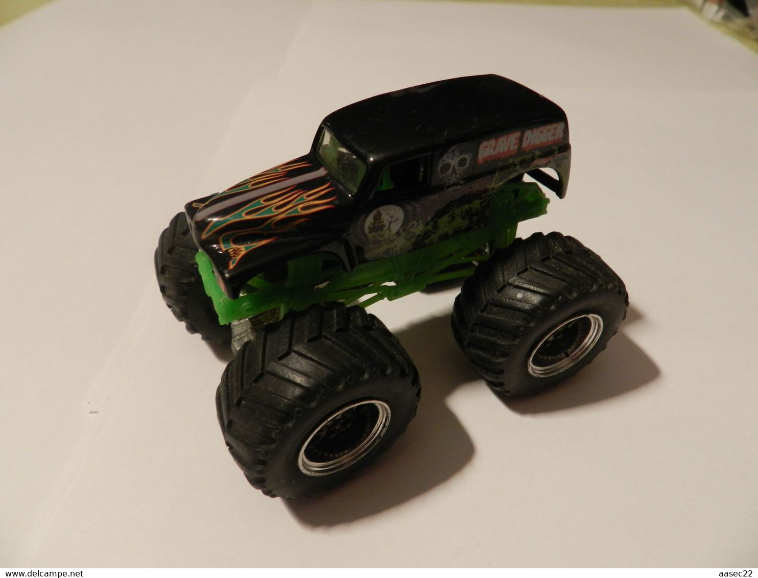 Hotwheels    Monster Truck  (Monster Grave Digger ) L 9cm     ***  3804  *** - HotWheels